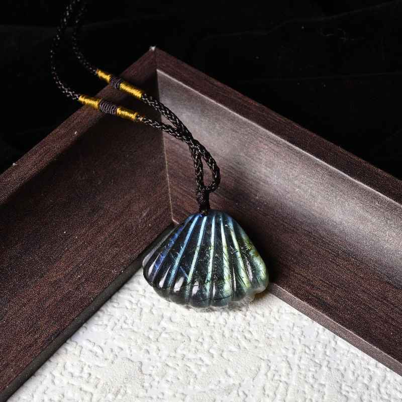 0.9-1.18in Labradorite Shell Pendant|Wholesale CrystalHola