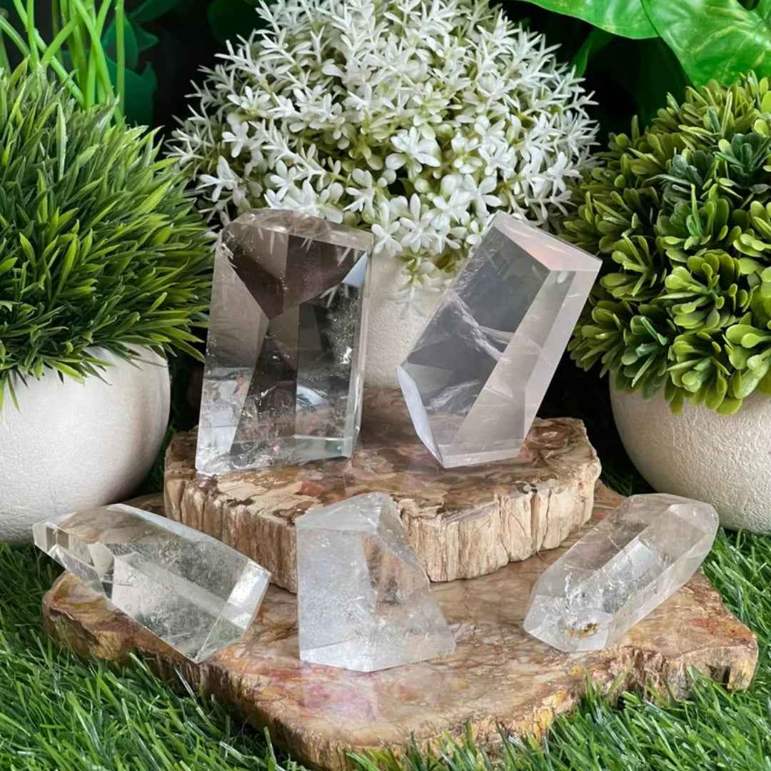 50-150g Rainbow Clear Quartz Freeform|CrystalHola Wholesale
