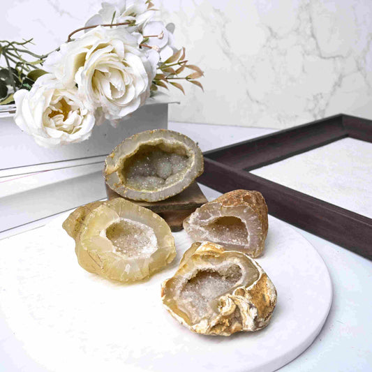 Agate Geode - CrystalHola