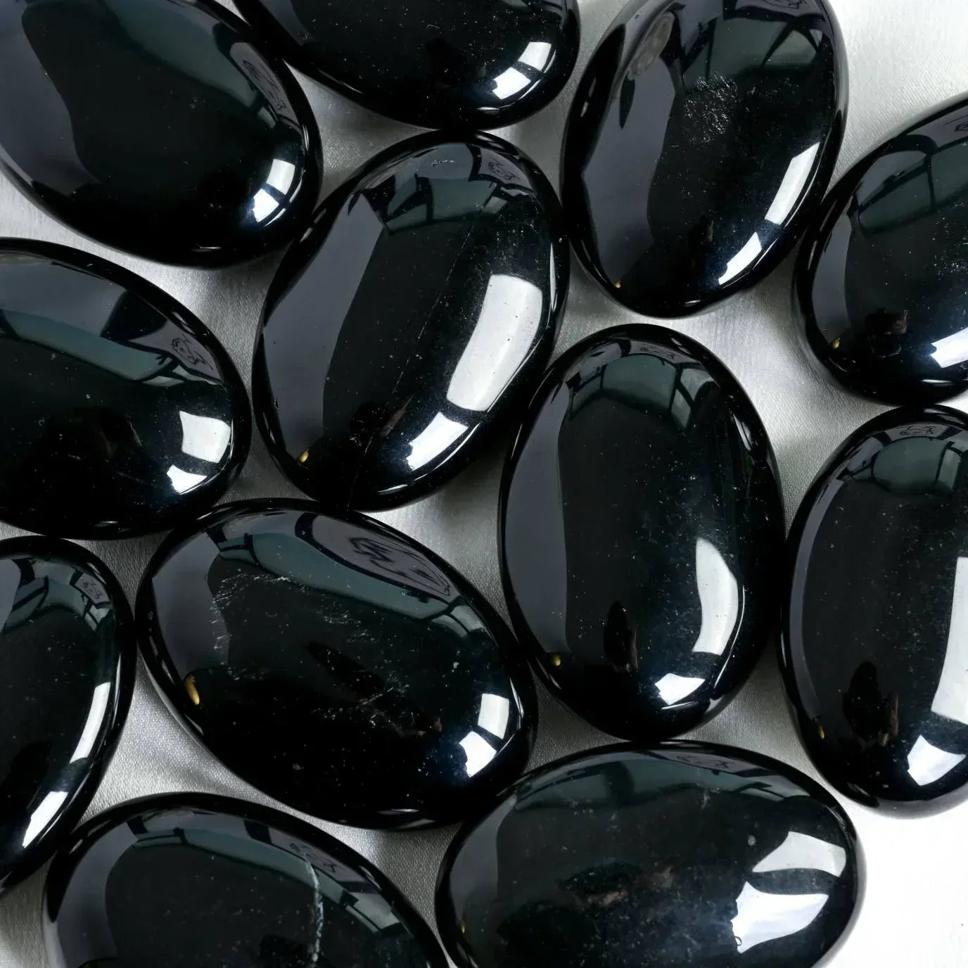 Black Obsidian Palm|CrystalHola