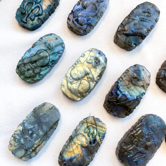 Labradorite Flat Carved 12 Constellation Figurine - CrystalHola