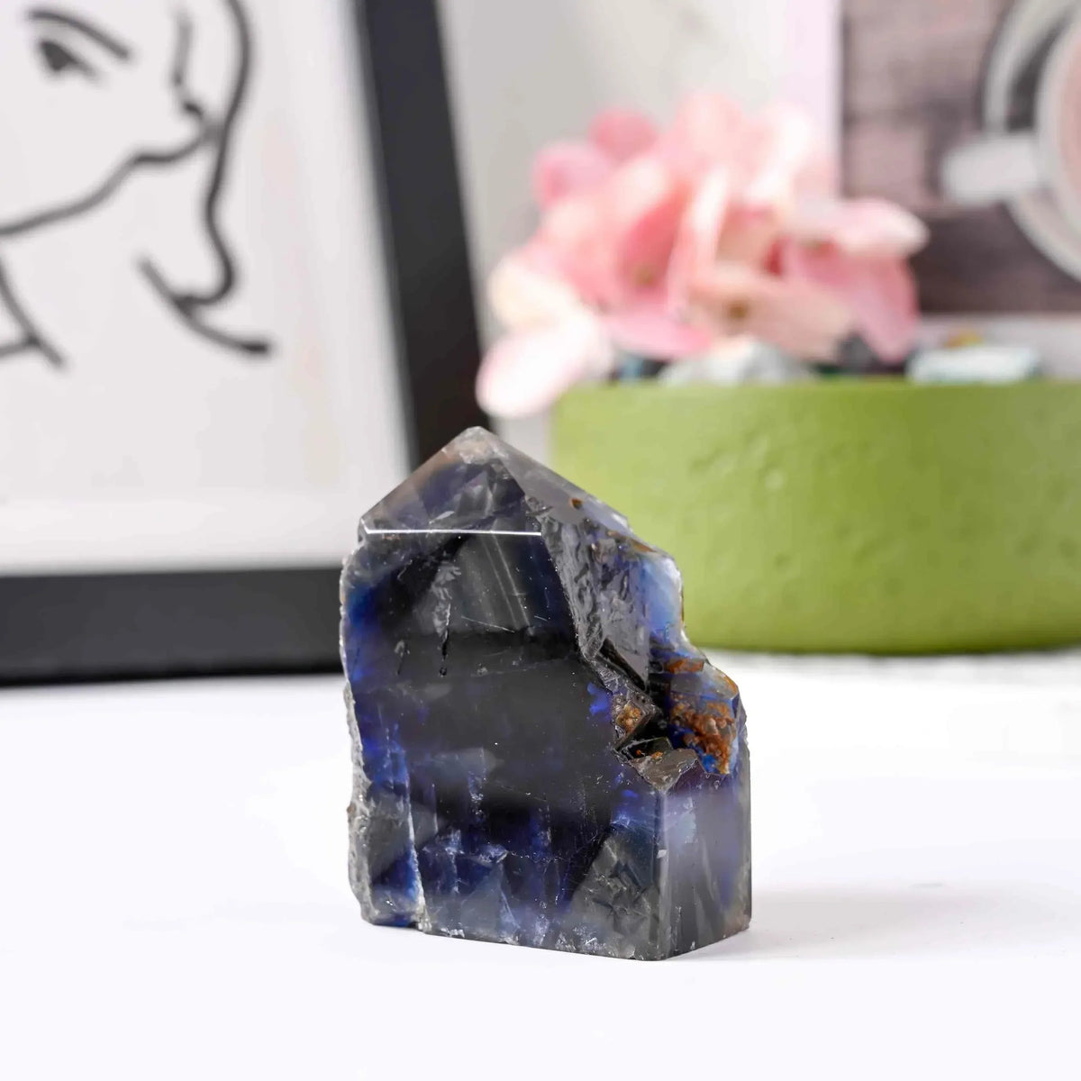 Red Rose Mineral Tower|CrystalHola