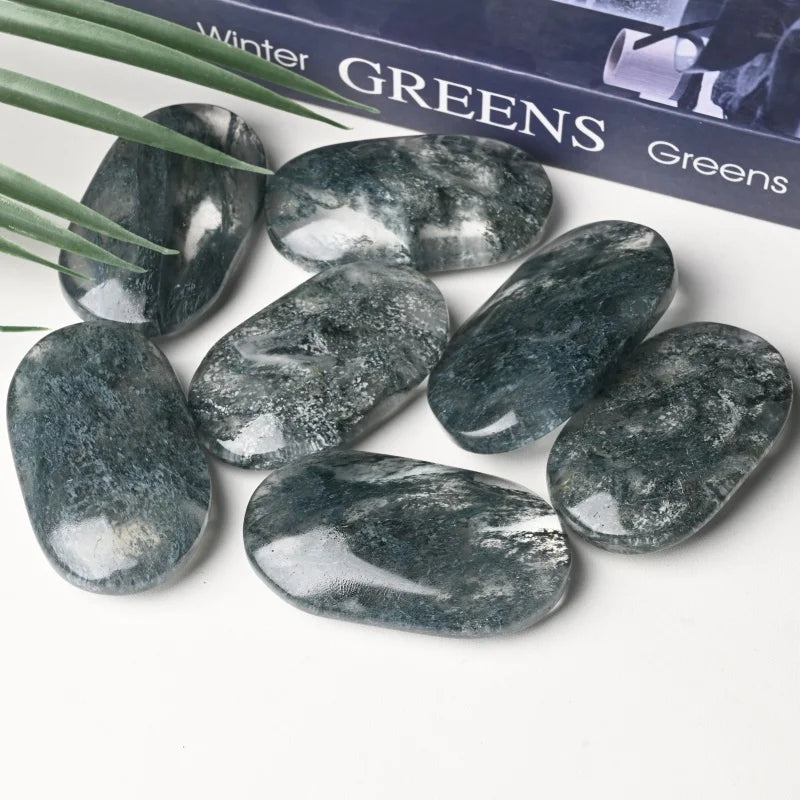 Man-Made Garden Quartz Palm Stone for Decor