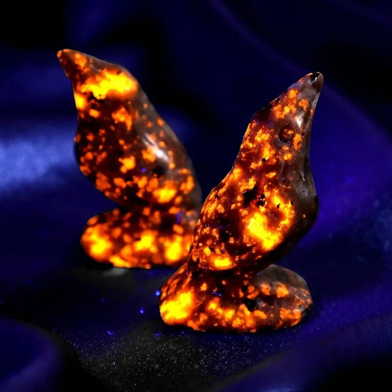 Natural Yooperlite Raven Figurine UV Glow Carving for Decor