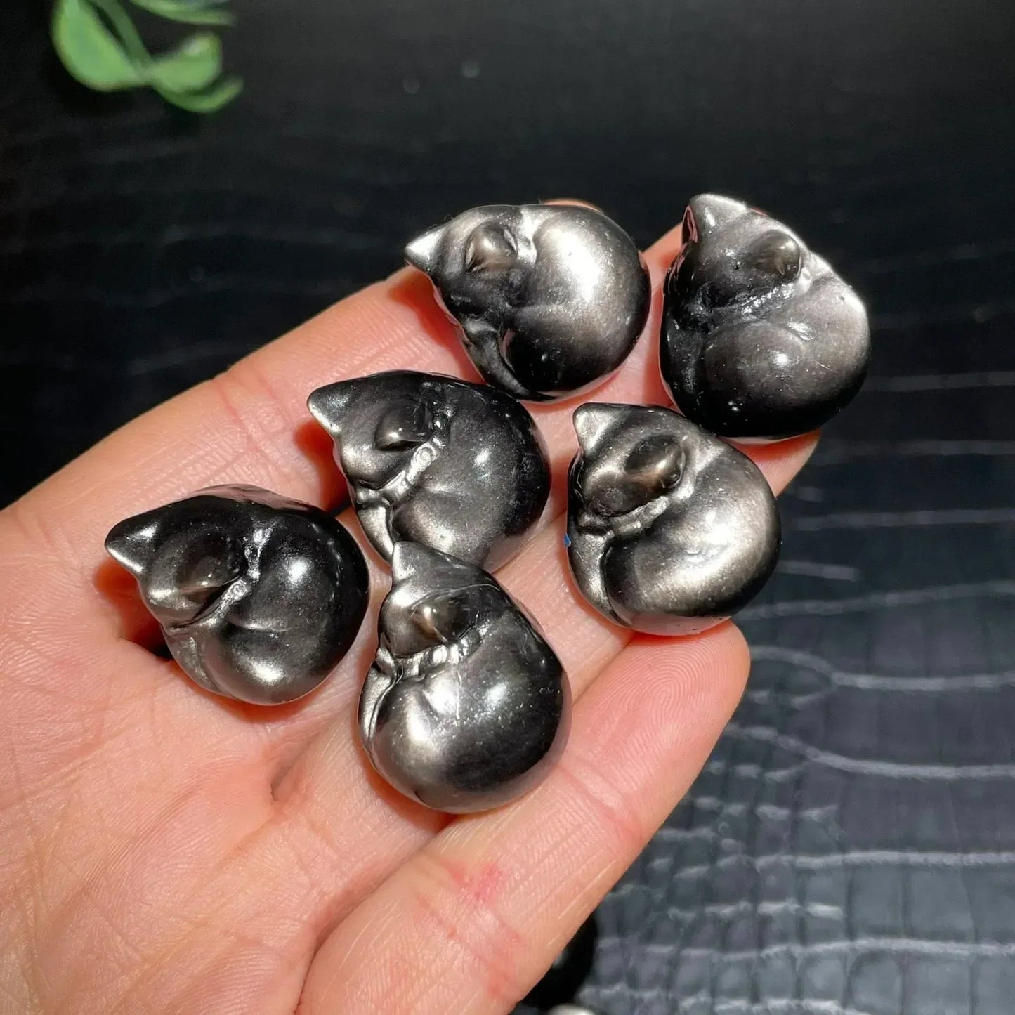 Sliver Obsidian Cat Carving
