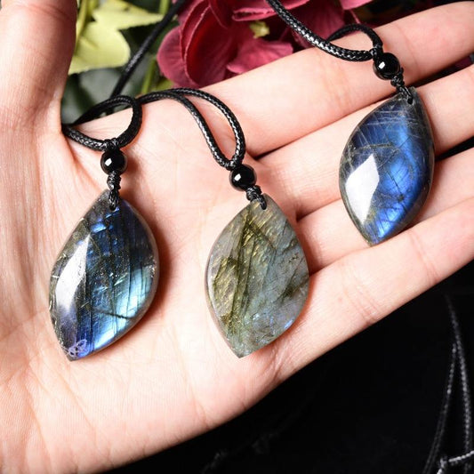 0.9-1.18in Labradorite Leaf Pendant|Wholesale CrystalHola