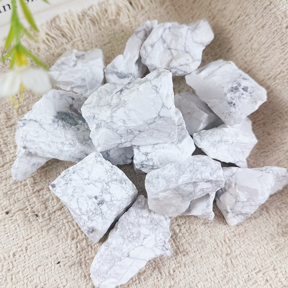 Howlite Raw Stone for Gifts and Decor