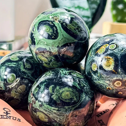 1.96-3.54in Kambaba Peacock Eye Sphere|CrystalHola
