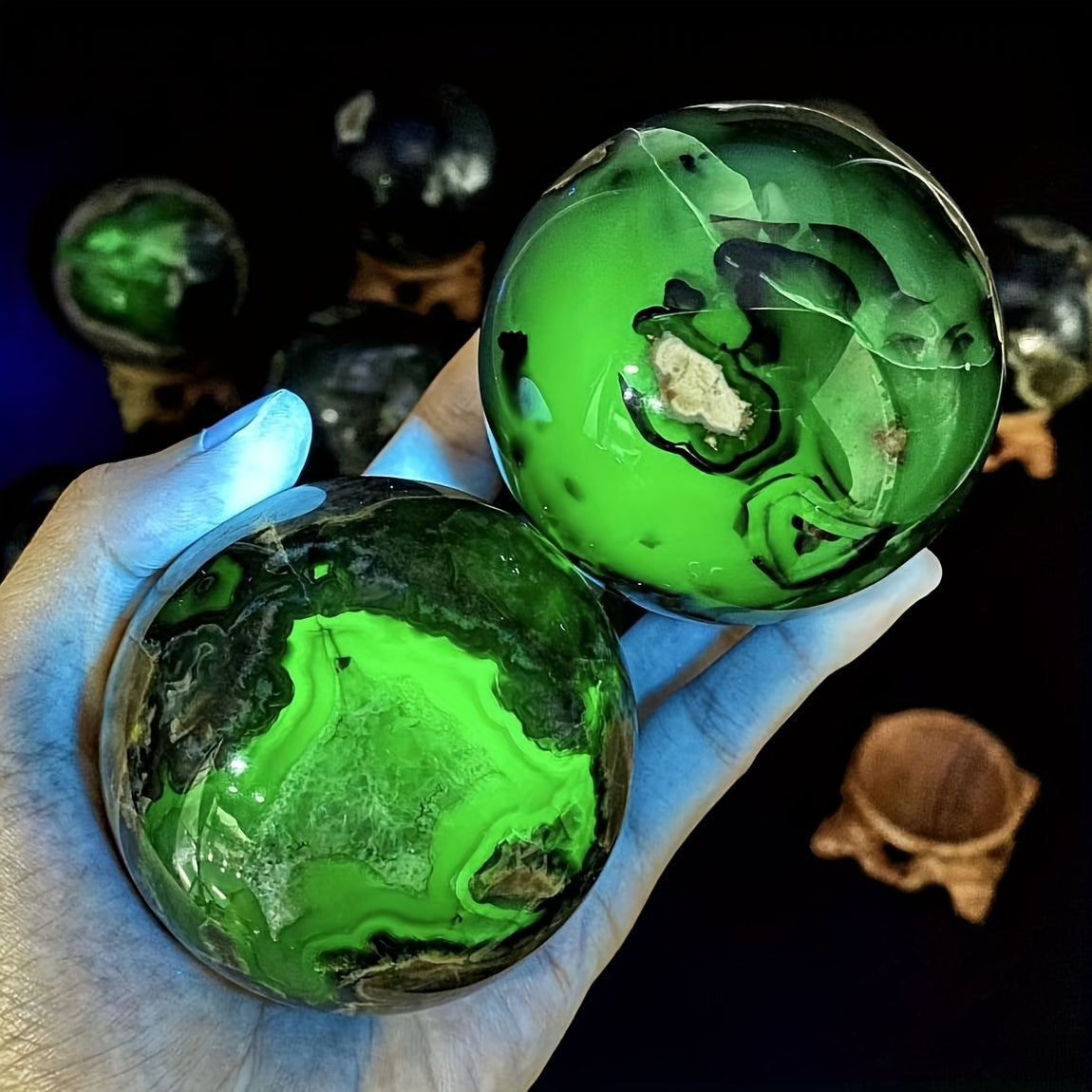 UV Reactive Agate Sphere