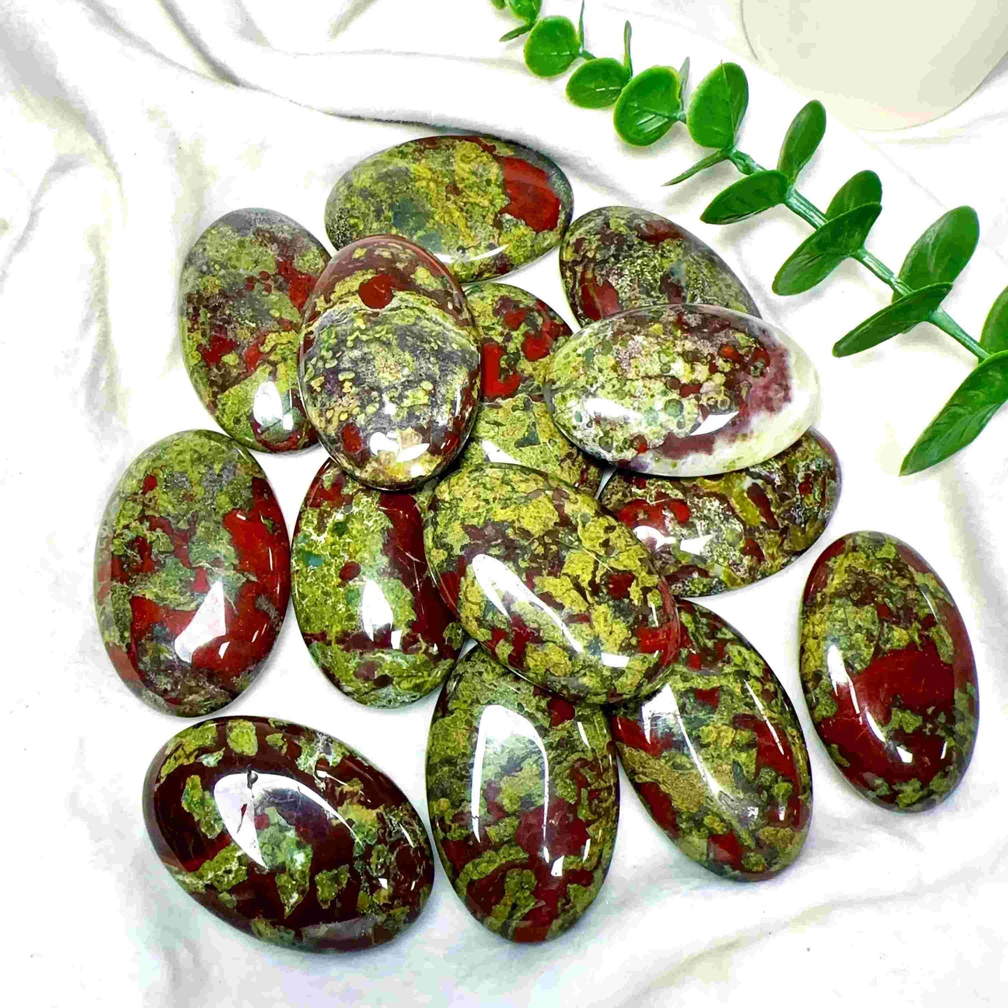 30-170gDragonBloodPalmStoneCrystaHolaHealingforGift_4_3ea46cce-62da-4a6e-99f1-ec77d74250e1 - CrystalHola