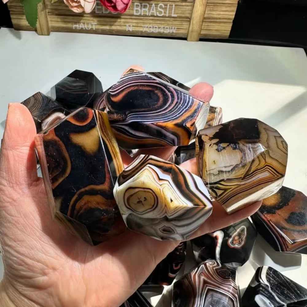 50-100g  Back and Red Banded Agate Freeform |CrystalHola Wholesale
