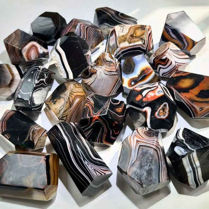 50-100g  Back and Red Banded Agate Freeform |CrystalHola Wholesale