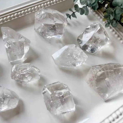 50-150g Rainbow Clear Quartz Freeform|CrystalHola Wholesale
