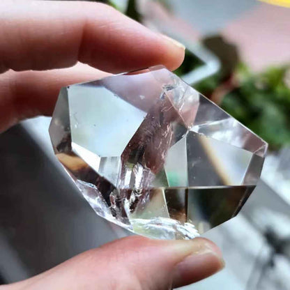 50-150g Rainbow Clear Quartz Freeform|CrystalHola Wholesale