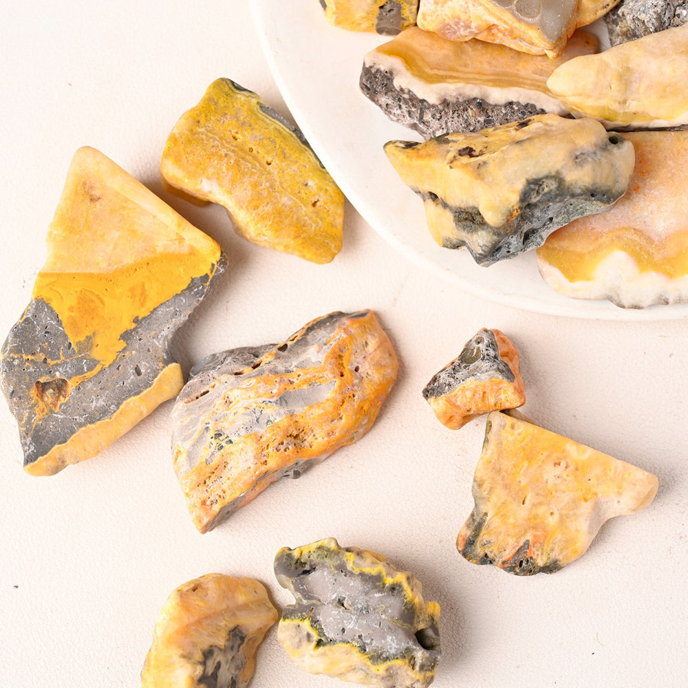1pc Random Natural BumbleBee Jasper Freeform Bulk, Yellow Bee Jasper Raw Stone, Mineral Specimen, Crystal Collection, Decorative Stone, Suit for DIY, Jewelry Making, Home Decor, Holiday Gifts