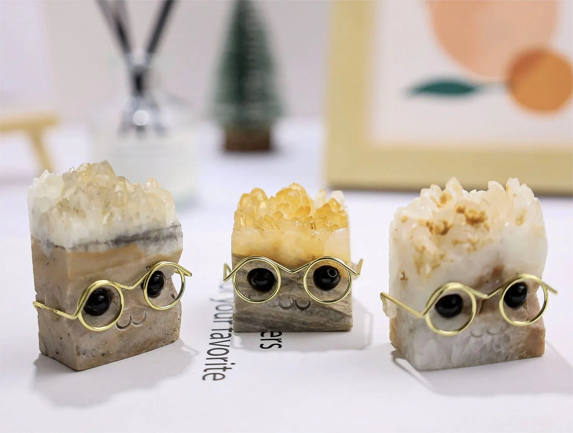 A hedgehog wearing glasses cluster - CrystalHola