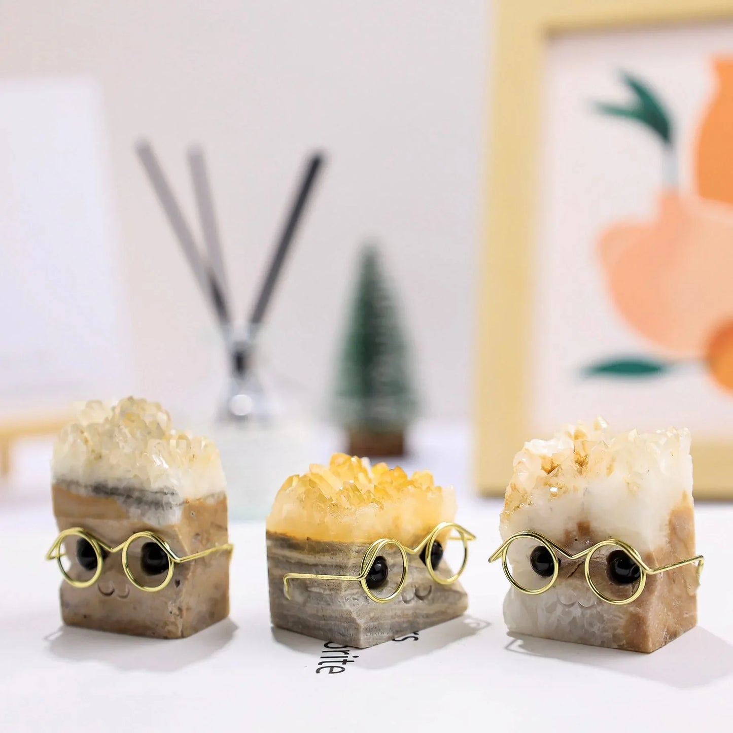 A hedgehog wearing glasses cluster - CrystalHola