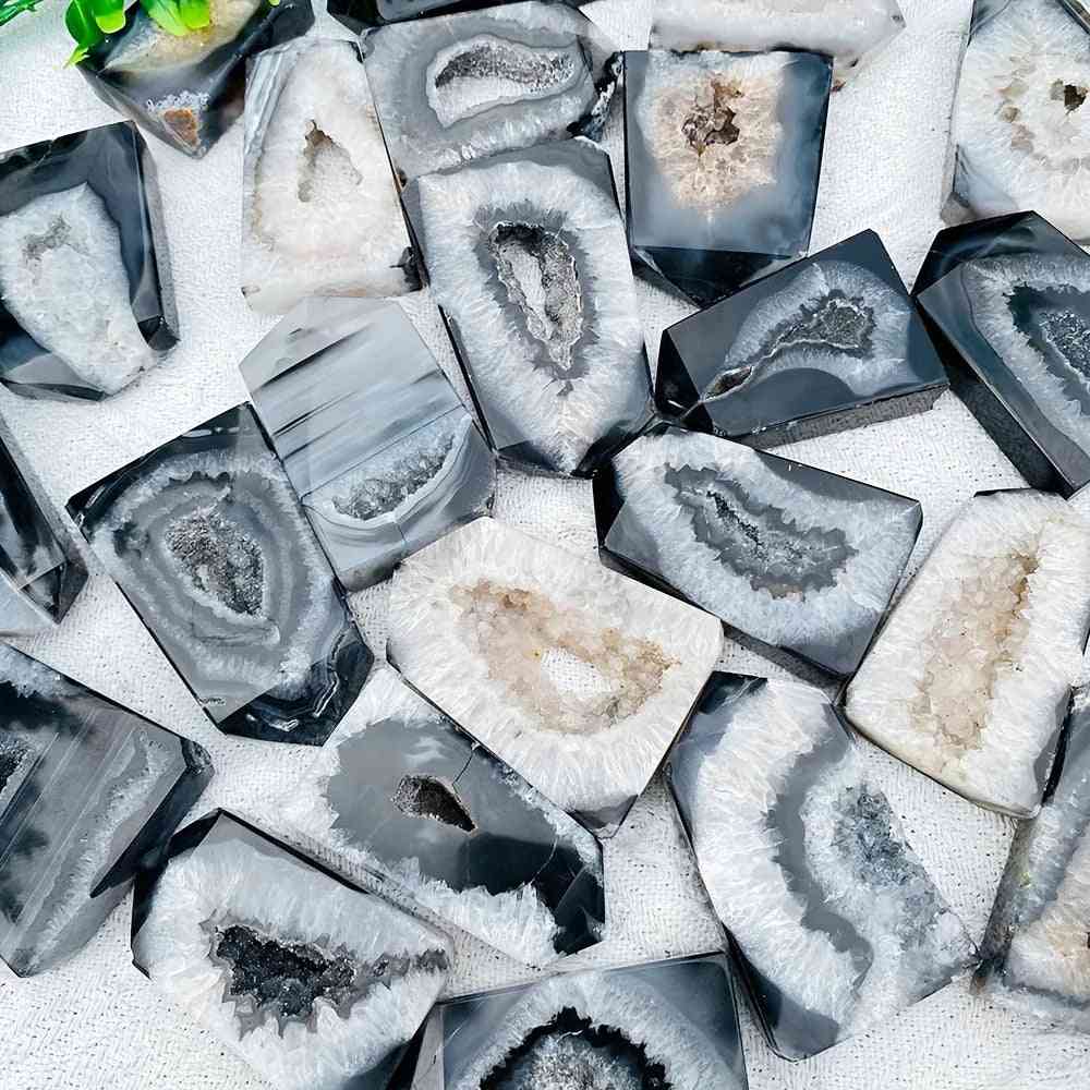 WholesaleBulkBlackOnyxGeodeAgatePoint_1 - CrystalHola