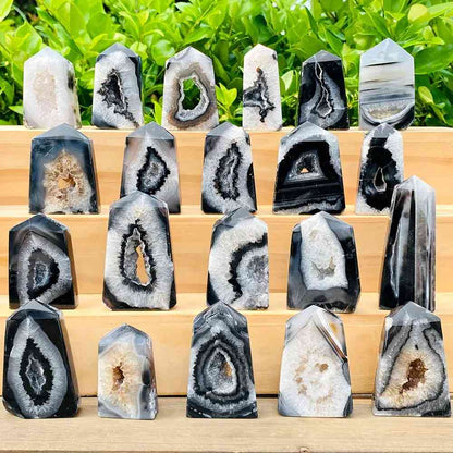 WholesaleBulkBlackOnyxGeodeAgatePoint_4 - CrystalHola