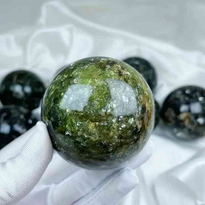 WholesaleBulkGreenMicaSphereCrystalHola_3 - CrystalHola