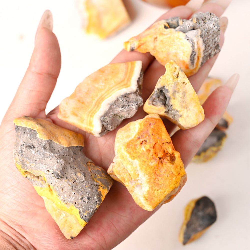 1pc Random Natural BumbleBee Jasper Freeform Bulk, Yellow Bee Jasper Raw Stone, Mineral Specimen, Crystal Collection, Decorative Stone, Suit for DIY, Jewelry Making, Home Decor, Holiday Gifts