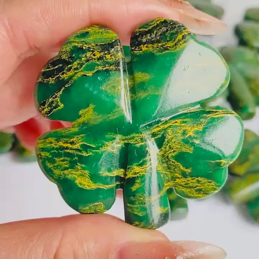 Emerald four-leaf clover Carving